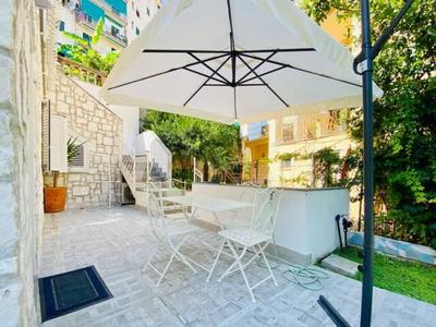 Teatro Verdi & Villa Comunale Charming Flat