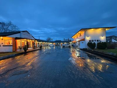 Confessions INN The Rain