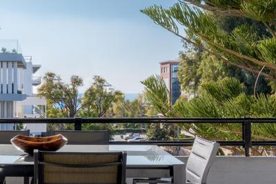 Elegant 3 Dbrm apt iin the Heart of Glyfada
