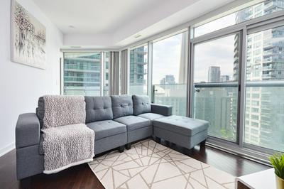 Downtown Toronto Condo near Scotiabank Arena