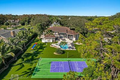 Luxurious 6-Bedroom Villa with Pool & Games