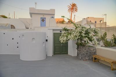 Elements Cave Suites