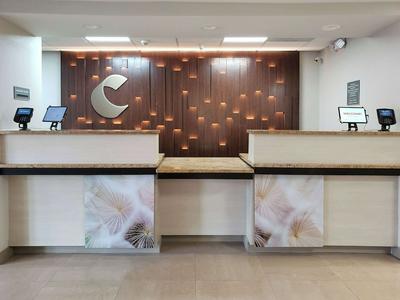 Comfort Inn & Suites Saint Louis Lafayette Square