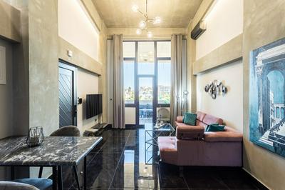 Ventiri Lofts - Luxury Penthouse w Home Cinema