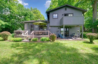 Lakefront Orion Twp. Home w/ Fire Pit & Kayak!