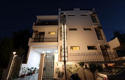 OYO 389 Hotel Applee Inn