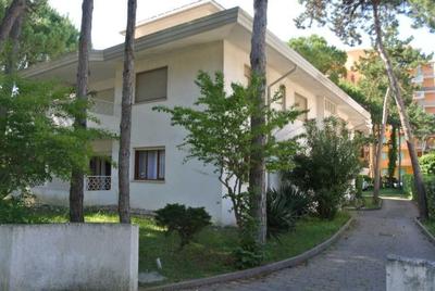 Modern Flat in a Quiet Area Near the Beach