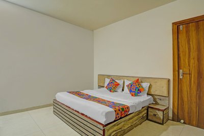 Fabexpress Square Inn