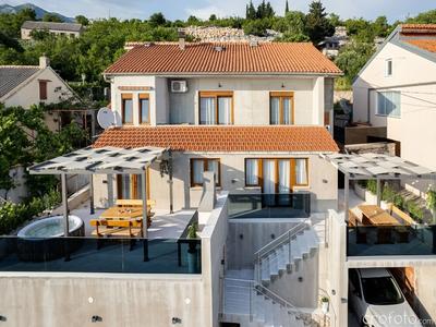 Rina Apartments
