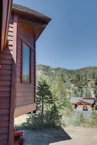 North Lake Hideaway Prime Locale for Outdoor Fun