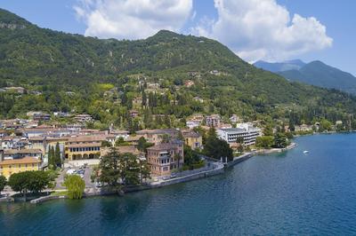 Villa Alberti 900m From Garda Lake