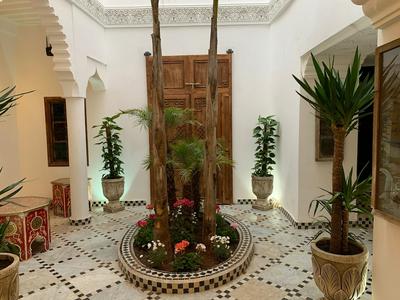 Riad Abaka by Ghali