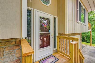 Renovated Franklin Home w/ Mountain-view Deck!