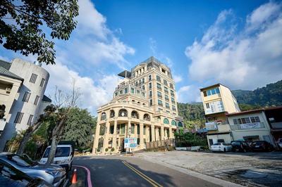 Sun Moon Lake Queen Castle Hotel