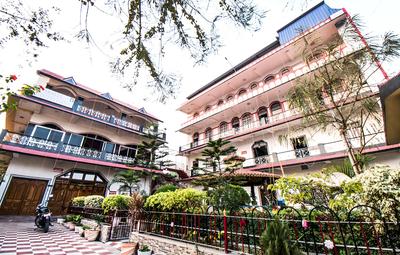 OYO 28557 Hotel M V International