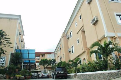 De-vine Plus Hotel and Suites