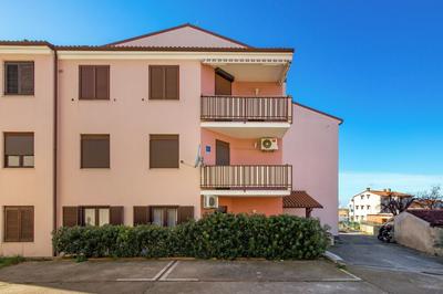 Apartment Isola