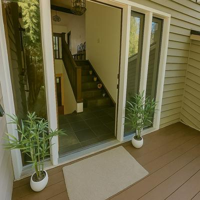 Beautiful House with Yard in Bellevue