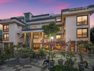 Uma Residence & Suites