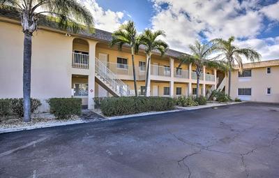 St. Pete Condo: Walking Distance to Beach!