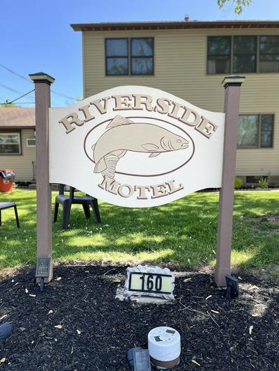 Riverside Motel