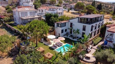 Myrodia by Etapaltınel