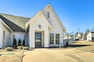 Opelika Townhome w/ Central A/C + Heating!