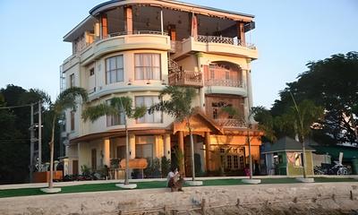 Mandalay Kandawgyi Inn