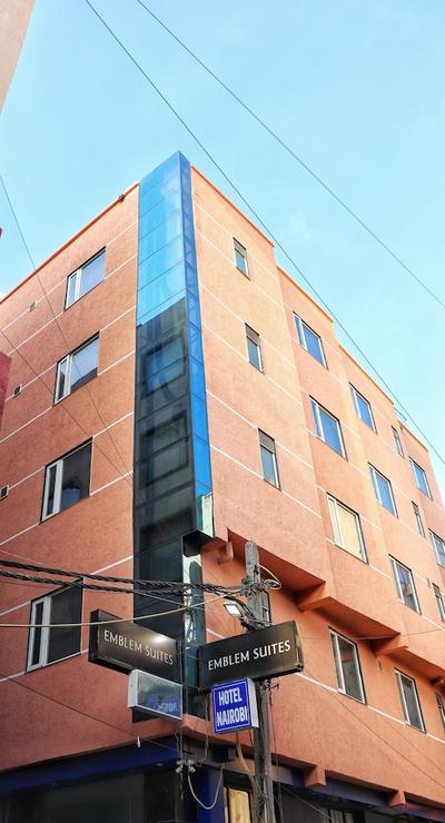 Hotel Emblem Suites By Denver, Delhi Airport