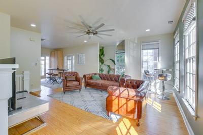 Greensboro Townhome w/ Deck - Walk to Downtown