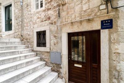 Apartment La Marina - Triplex Three Bedroom Apartment