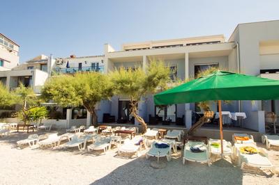 Beachfront Villa Mediteran