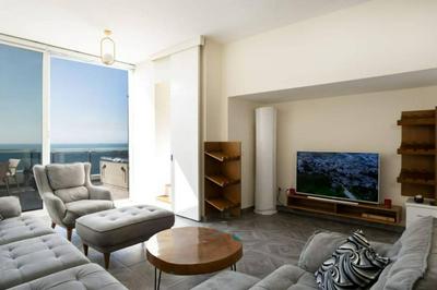 Exclusive Seafront Duplex With Jacuzzi