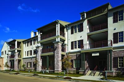 Carriage House Hotel