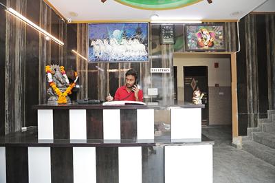 OYO 37246 New Hotel Swastik