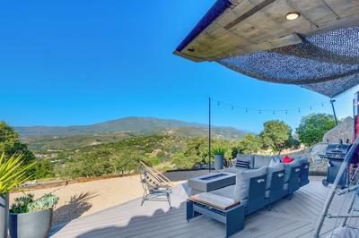 Fallbrook Airplane Home w/ Fire Pit & Mtn Views!