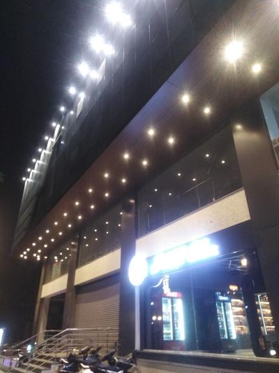 J K Inn Hotel - Urban Express