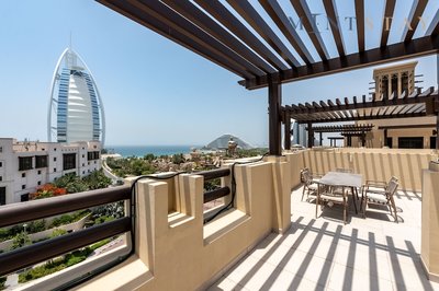 Modern 4BR w Full Burj Al Arab View Pvt Rooftop