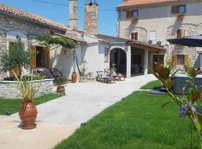 Charming Rooms & Apartments Stelio