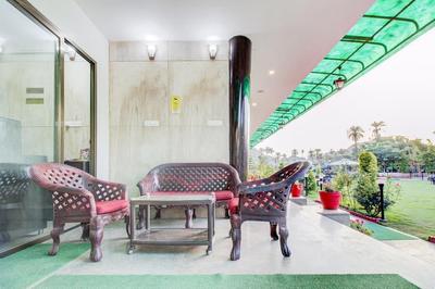 Royal Garden Retreat