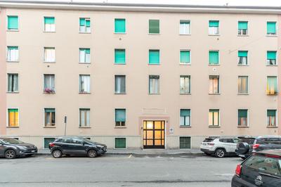 Bright 1 Bedroom near MM1
