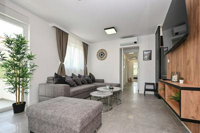 Nova Luxury Residence apartment with private heated pool