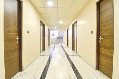 Fabhotel Pearl Square