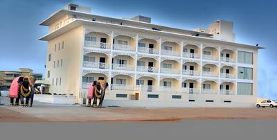 Hotel East West