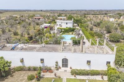 Villa Lisa with huge Pool and Garden