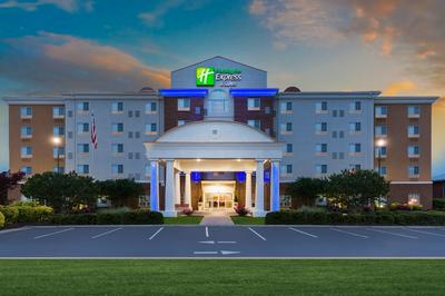 Holiday Inn Express and Suites - Petersburg - Fort Lee by IHG