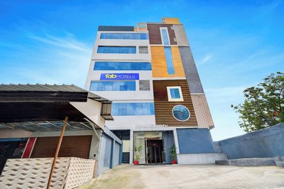 Fabhotel Pnr Continental