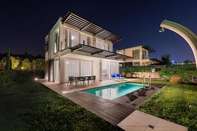 Lake Sunbeam Villa by Wonderful Italy
