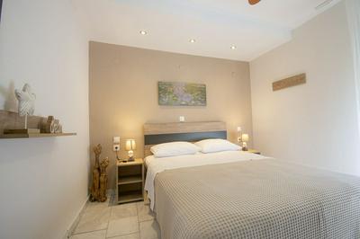 Forest View Apartment 2 by Rentalspro
