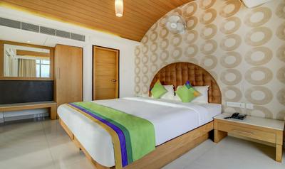 Treebo Trend Cilantro By The Sea